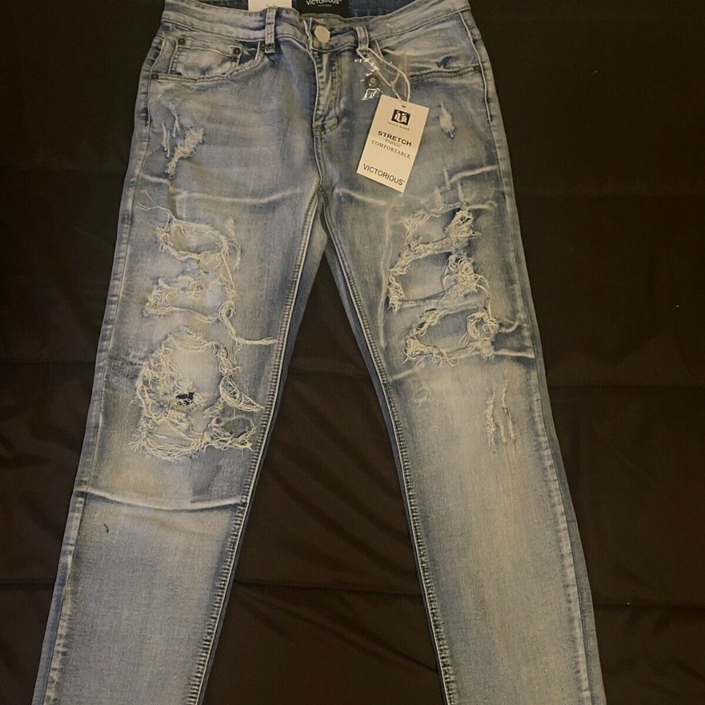 Victorious Men Rip and Repair Denim Jeans